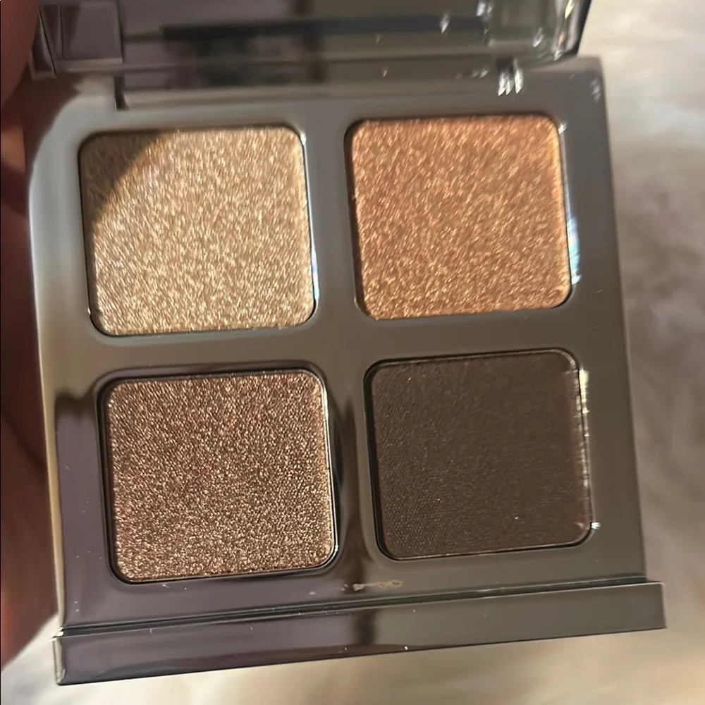 IL MAKIAGE Color Boss Squad Eye Shadow Palette - Gold and Brown